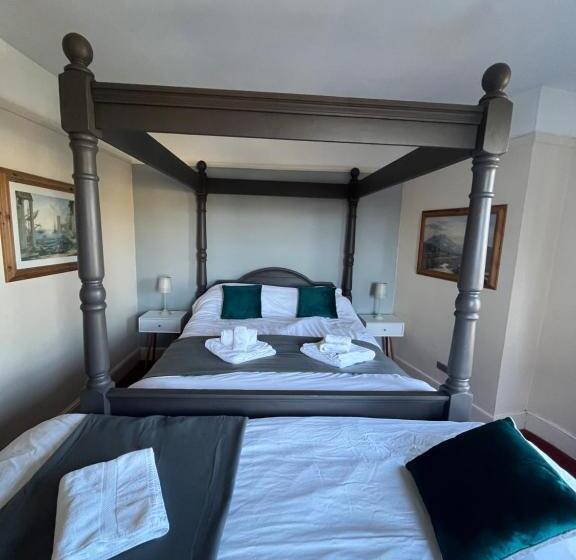 Семейный Номер, Castle Inn