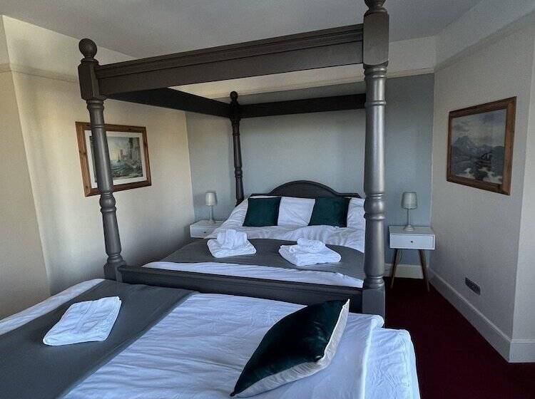 Семейный Номер, Castle Inn