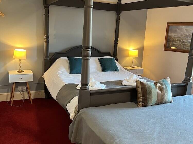 Семейный Номер, Castle Inn