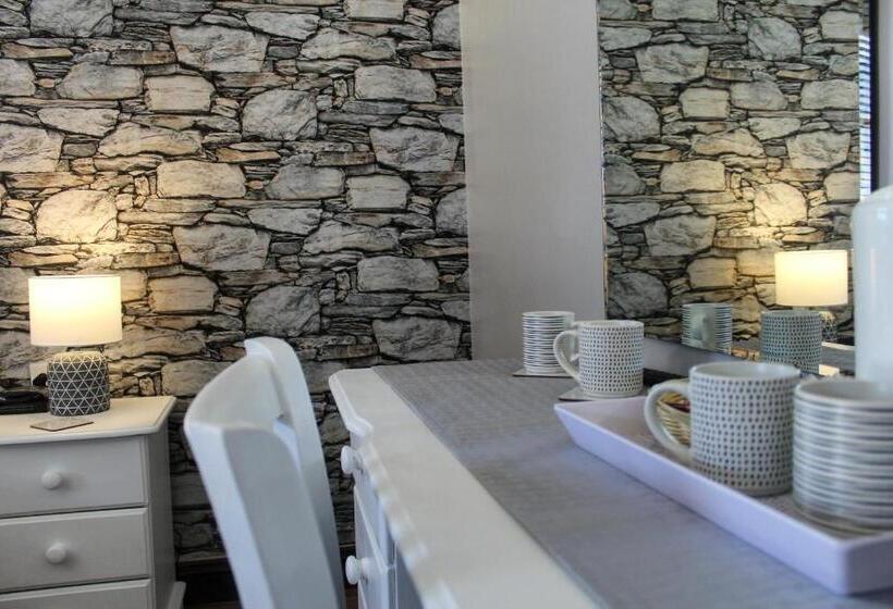 חדר סטנדרט לשלושה, The Mary Tavy Inn