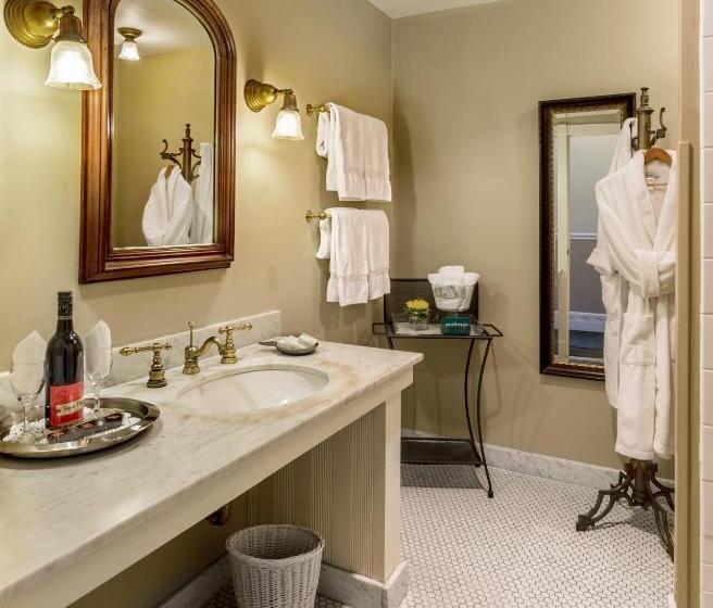 غرفة قياسية, Washington House Inn