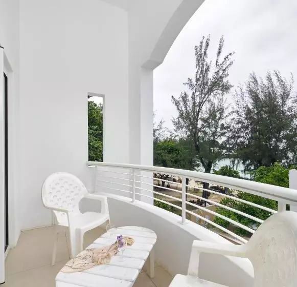 آپارتمان 1 خوابه با چشم‌انداز جانبی دریا, Le Beachclub