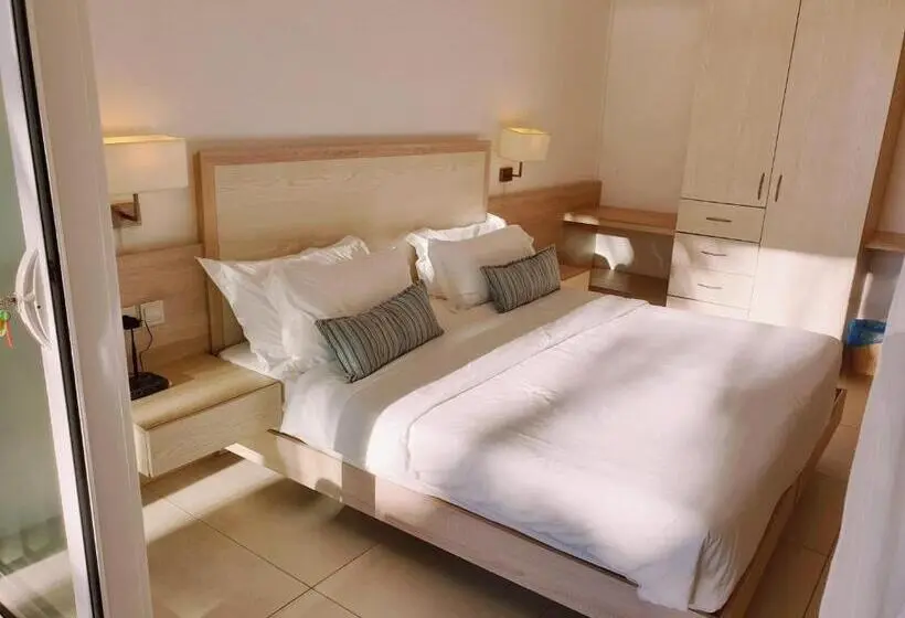 استودیو استاندارد با چشم‌انداز باغ, Le Beachclub