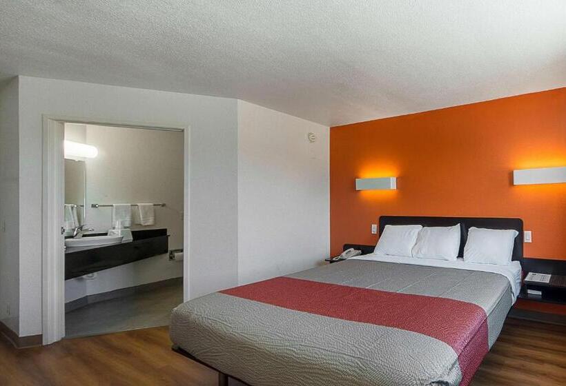 اتاق استاندارد با تخت بزرگ, Motel 6san Antonio, Tx  Downtown  Alamo Dome