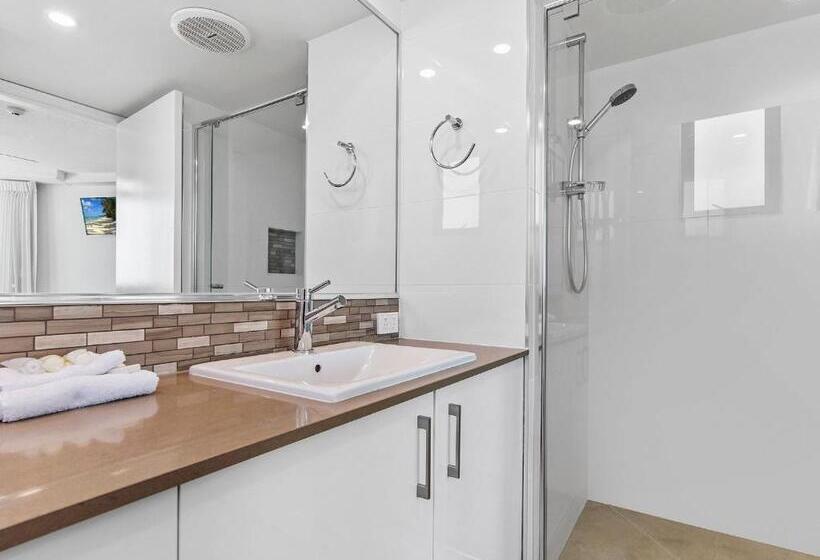 两卧行政公寓, Peninsular Beachfront Resort