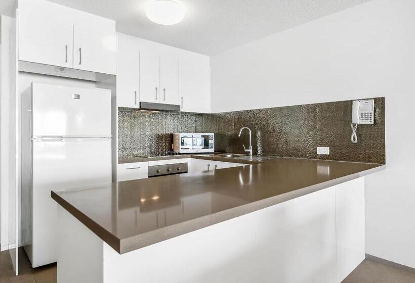 两卧行政公寓, Peninsular Beachfront Resort