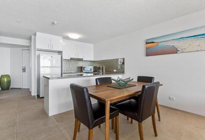 两卧行政公寓, Peninsular Beachfront Resort