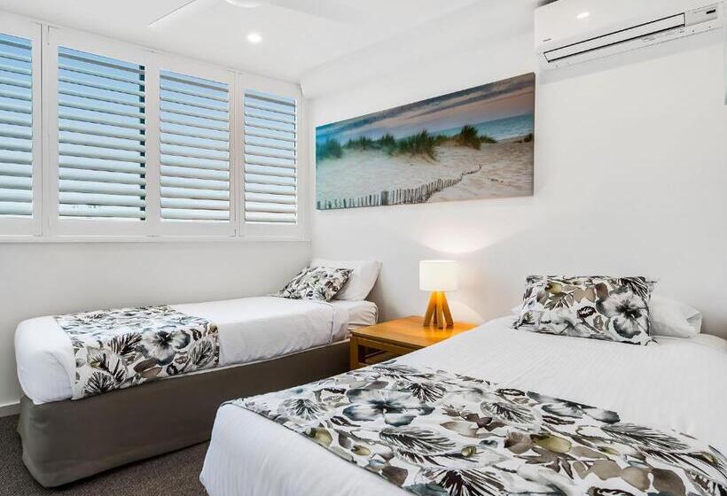 三卧行政公寓, Peninsular Beachfront Resort