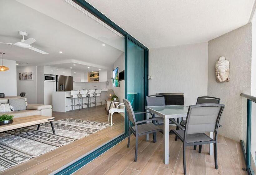 三卧行政公寓, Peninsular Beachfront Resort