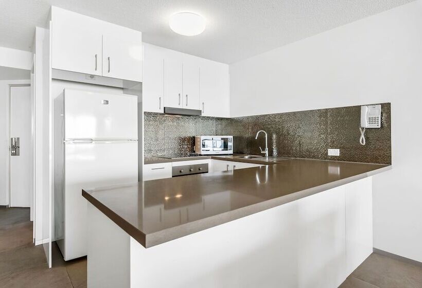 两卧行政公寓, Peninsular Beachfront Resort