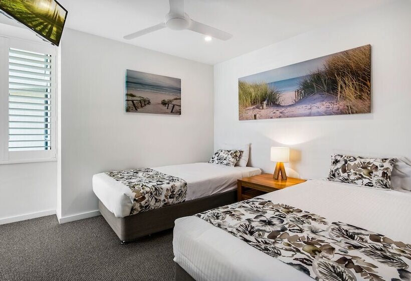 三卧行政公寓, Peninsular Beachfront Resort