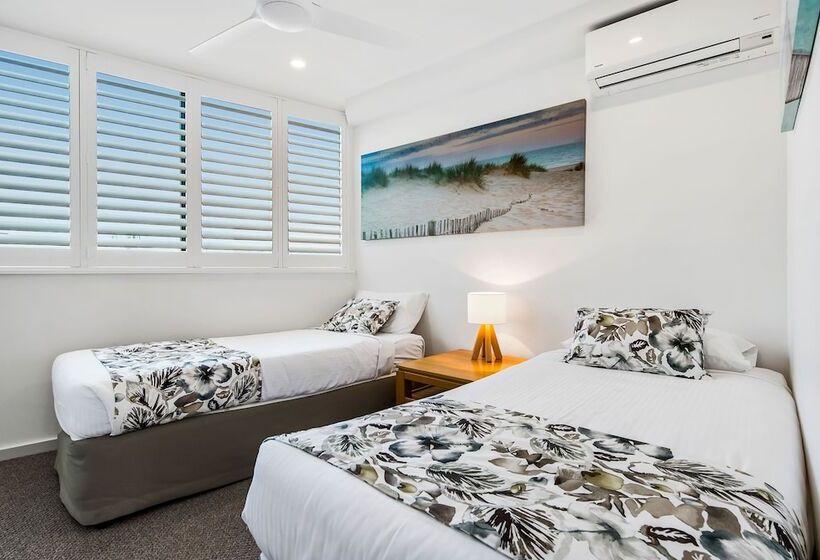 三卧行政公寓, Peninsular Beachfront Resort