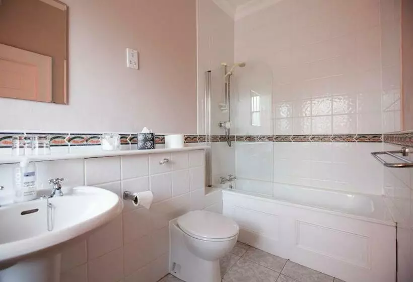 اتاق استاندارد با چشم‌انداز باغ, Portclew House