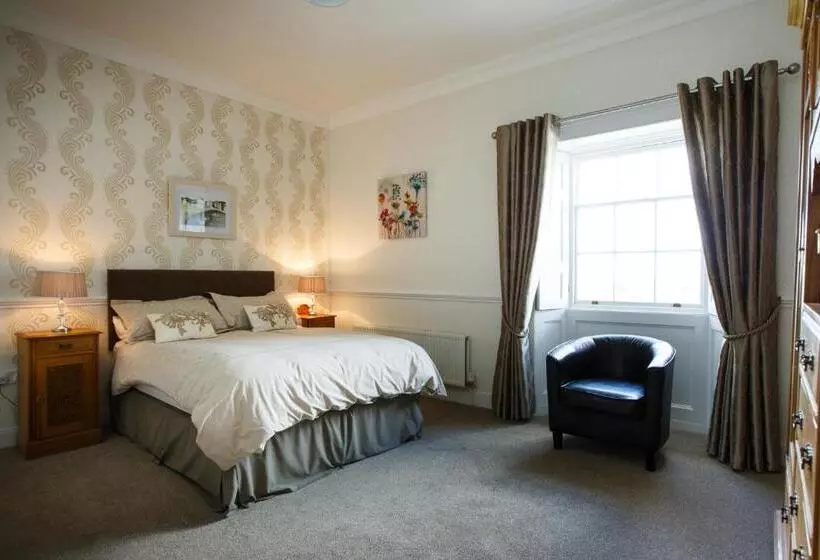 اتاق استاندارد با چشم‌انداز باغ, Portclew House