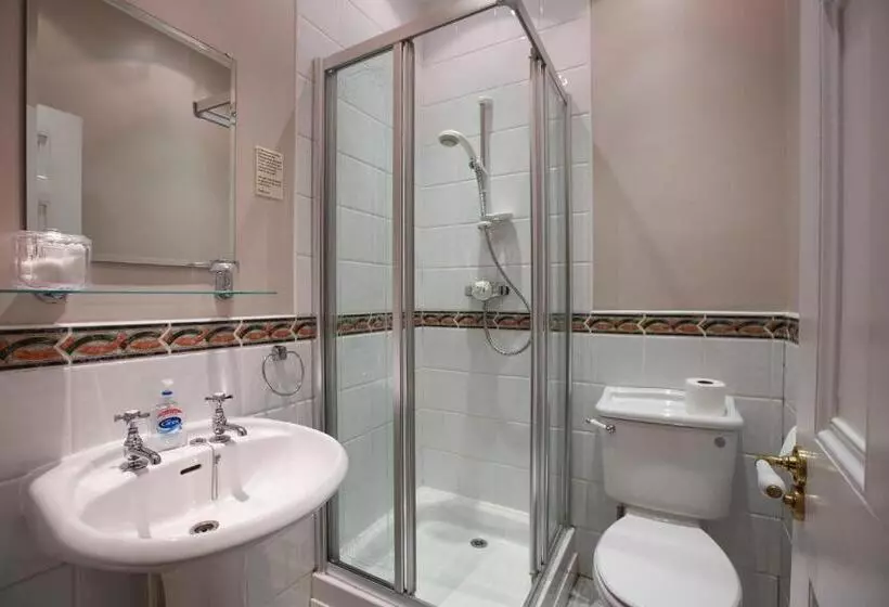 اتاق یک تخته با چشم‌انداز باغ, Portclew House