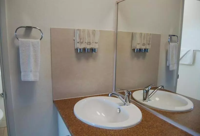 اتاق لوکس, Slipway Hotel Motel