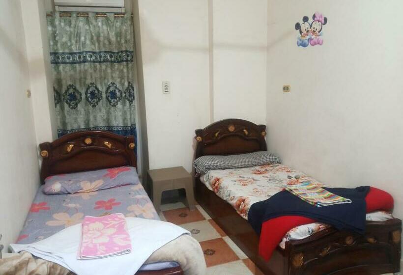 اتاق استاندارد سه نفره, Aswan City Center Guest House