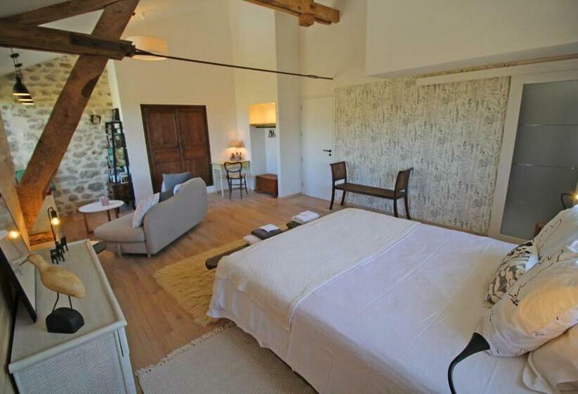 חדר דלוקס, Kernad