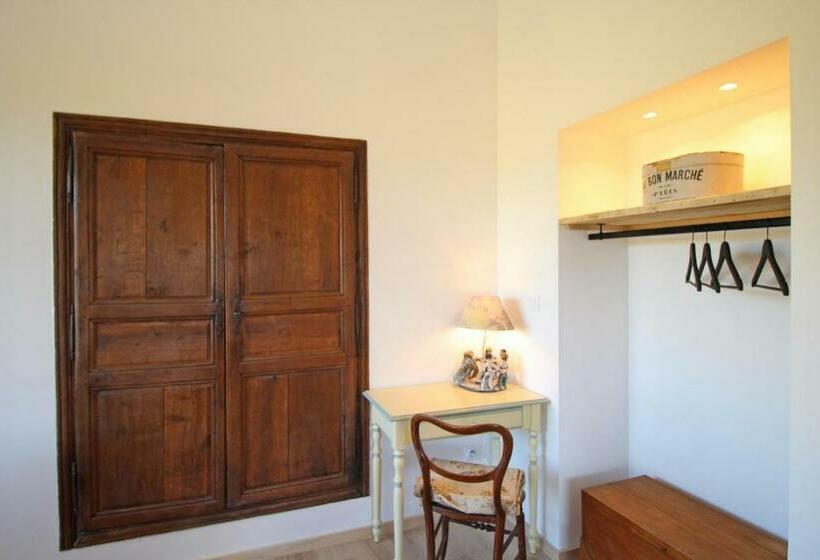 חדר דלוקס, Kernad