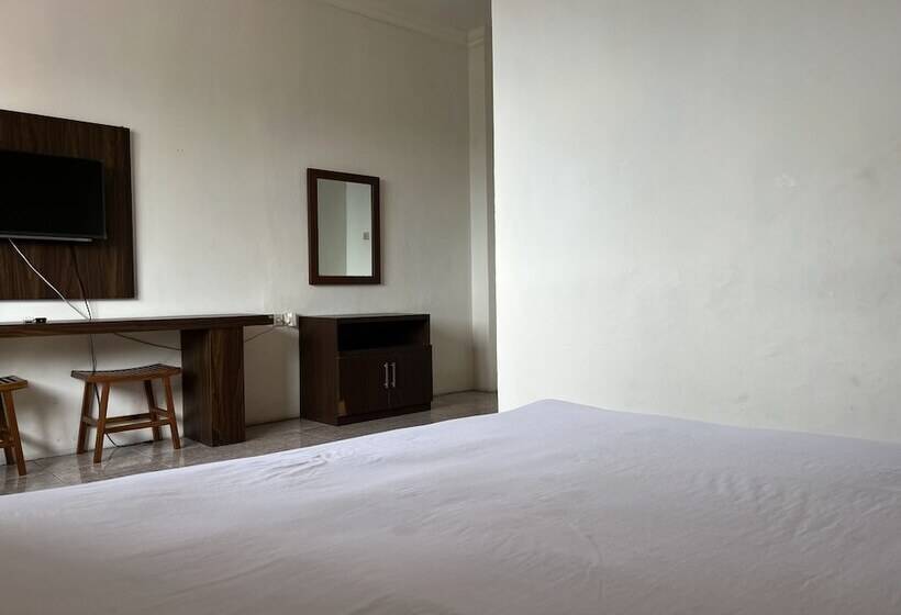 スタンダードルーム, Oyo 92098 Kost Orange Syariah