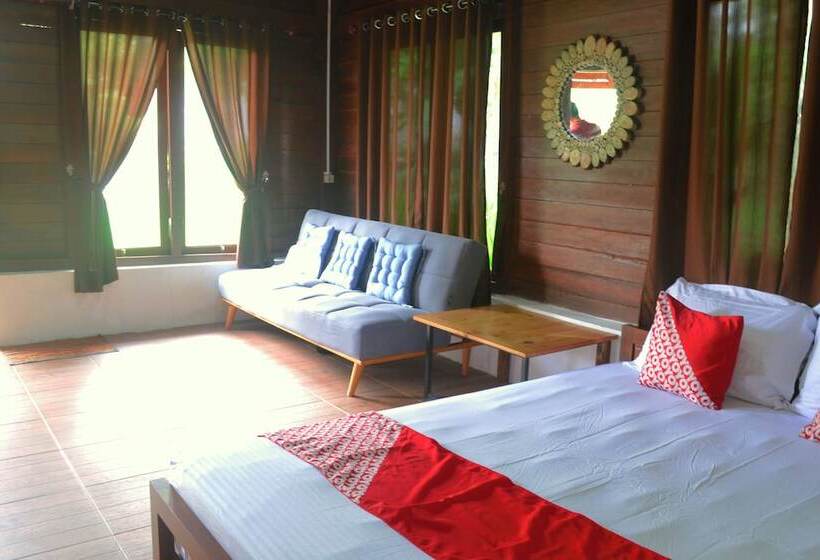 Deluxe Rum, Reddoorz Syariah Near Wisata Durensewu Pandaan