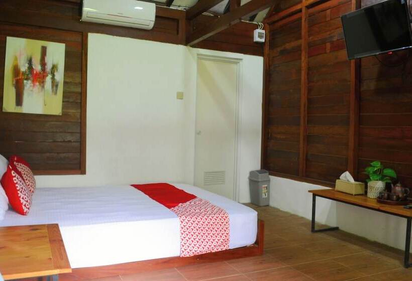 Deluxe Rum, Reddoorz Syariah Near Wisata Durensewu Pandaan