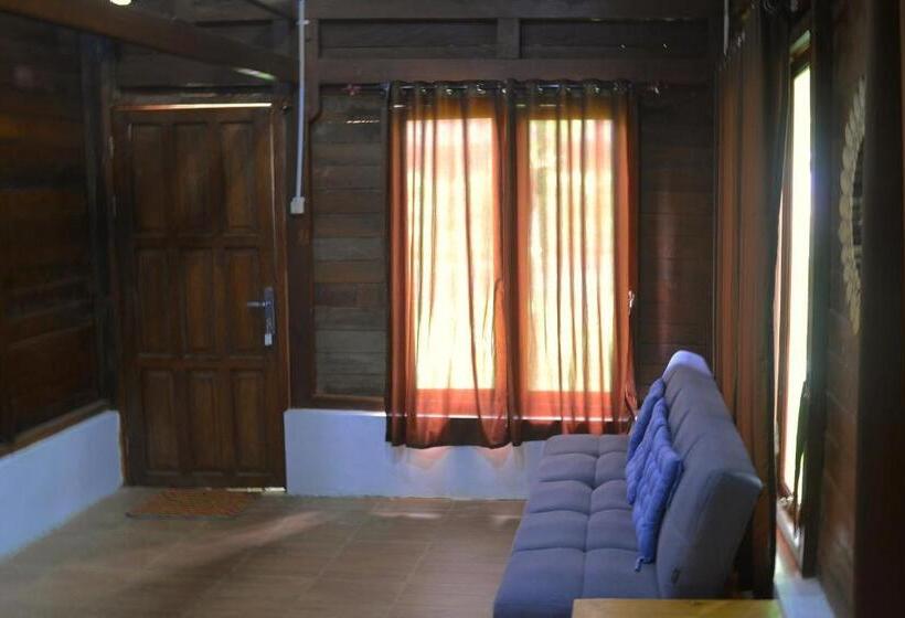 Deluxe Rum, Reddoorz Syariah Near Wisata Durensewu Pandaan