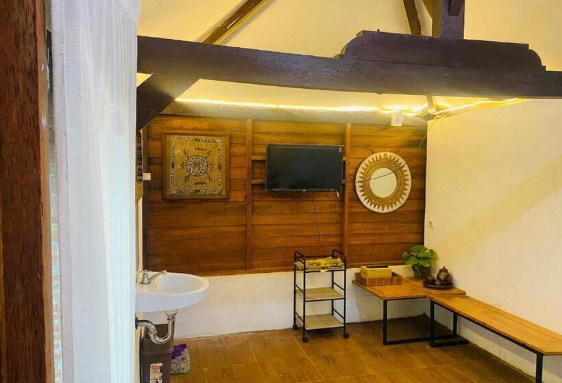 Familjesvit, Reddoorz Syariah Near Wisata Durensewu Pandaan