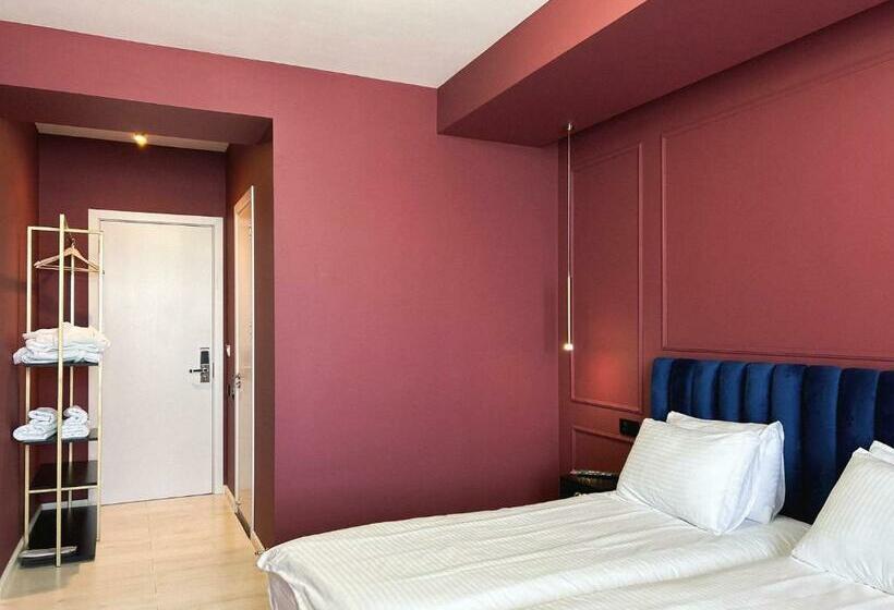 اتاق لوکس با بالکن, 360 Tbilisi