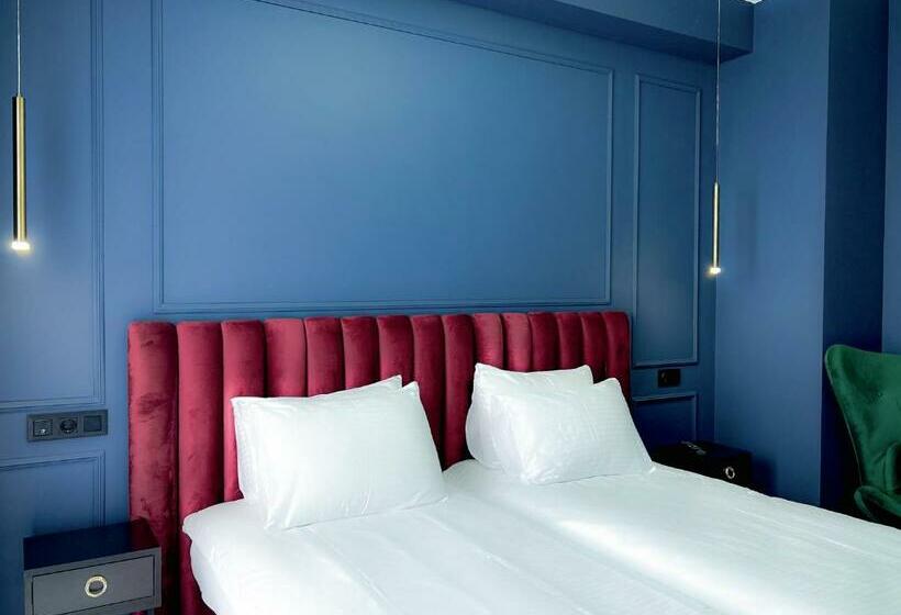 اتاق لوکس با بالکن, 360 Tbilisi