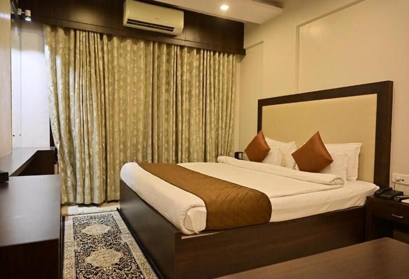 سوییت, Treebo Premium Mahal Inn