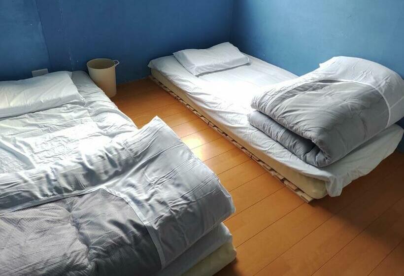 اتاق اکونومی, Hostel Blue Door ホステル ブルードア