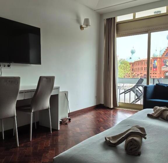 Standardrum King Size Säng, Republica83 Lisbonhome