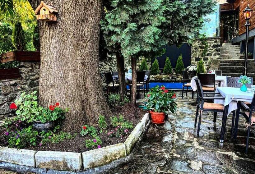 غرفة قياسية ثلاثية, Andesite Boutique Residence