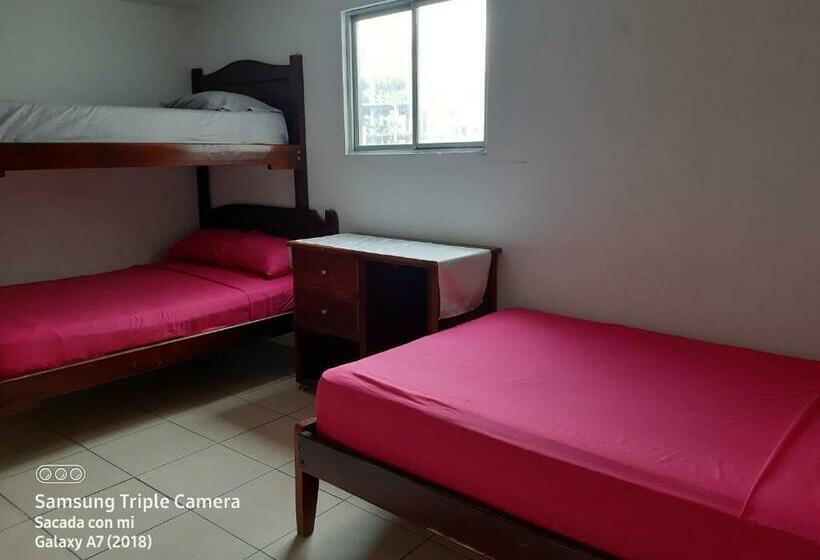 패밀리 룸, Hostal Samary