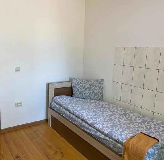 اتاق کلاسیک سه تخته, домашній затишок