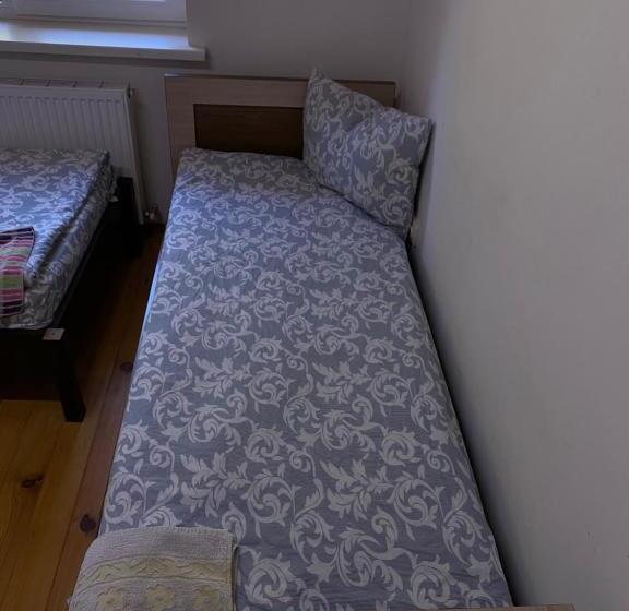 اتاق کلاسیک سه تخته, домашній затишок