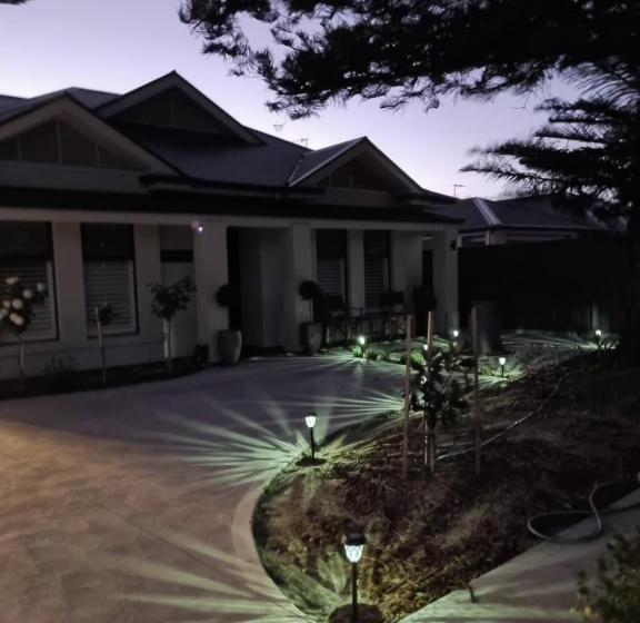 إستوديو قياسى مطلّ علي الحديقة, Hampton On Washington   Free Wifi And Netflix