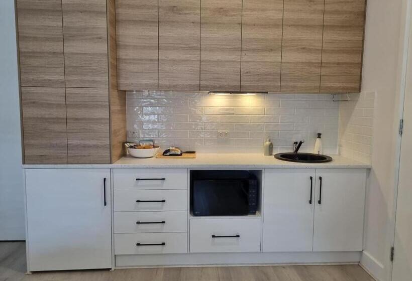 إستوديو قياسى مطلّ علي الحديقة, Hampton On Washington   Free Wifi And Netflix