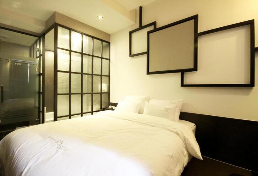 غرفة قياسية, Jinhae Pasta