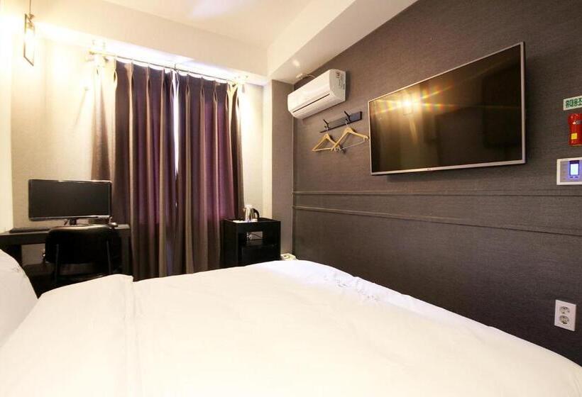 غرفة قياسية, Jinhae Pasta