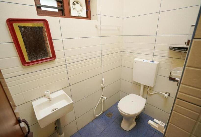 Standard Room, Twinn Waves By Atmos