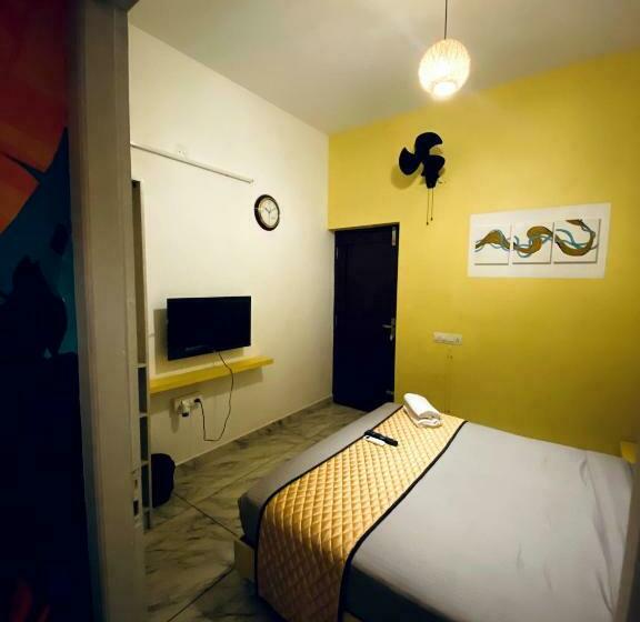 Deluxe Room with Balcony, Twinn Waves By Atmos