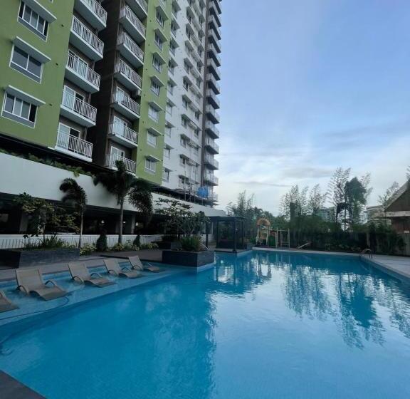 إستوديو قياسى, Mesatierra Garden Residences