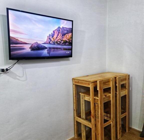 استودیوی استاندارد, Mesatierra Garden Residences