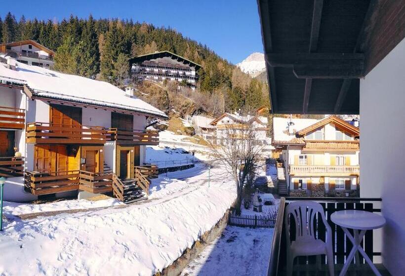 חדר סטנדרט עם מרפסת, Cèsa Cherpei   Dog Friendly