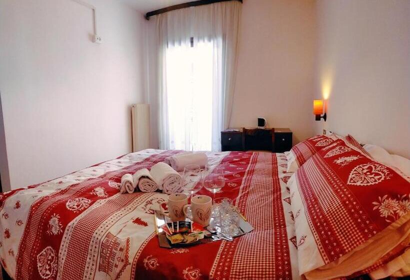 חדר סטנדרט עם מרפסת, Cèsa Cherpei   Dog Friendly