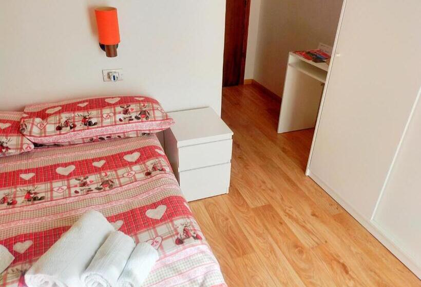 חדר בסיסי, Cèsa Cherpei   Dog Friendly