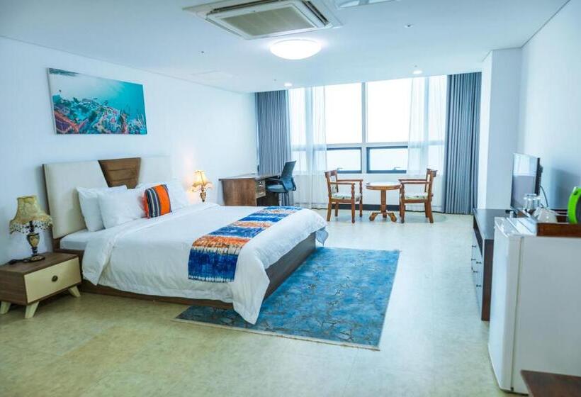 اتاق استاندارد, The View Hotel Restaurant & Sky Lounge