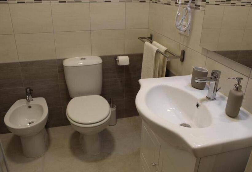 اتاق استاندارد با بالکن, U Baruni B&b